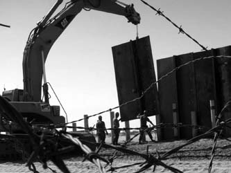 L’encerclement: Mauer USA Mexiko